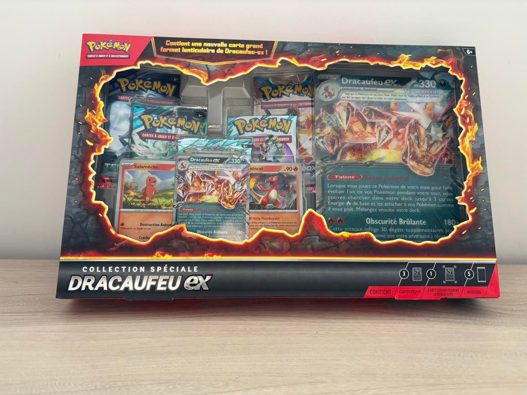 Pokémon JCC Special Collection Dracaufeu EX Box Charizard EX, Hobby en Vrije tijd, Verzamelkaartspellen | Pokémon, Ophalen of Verzenden