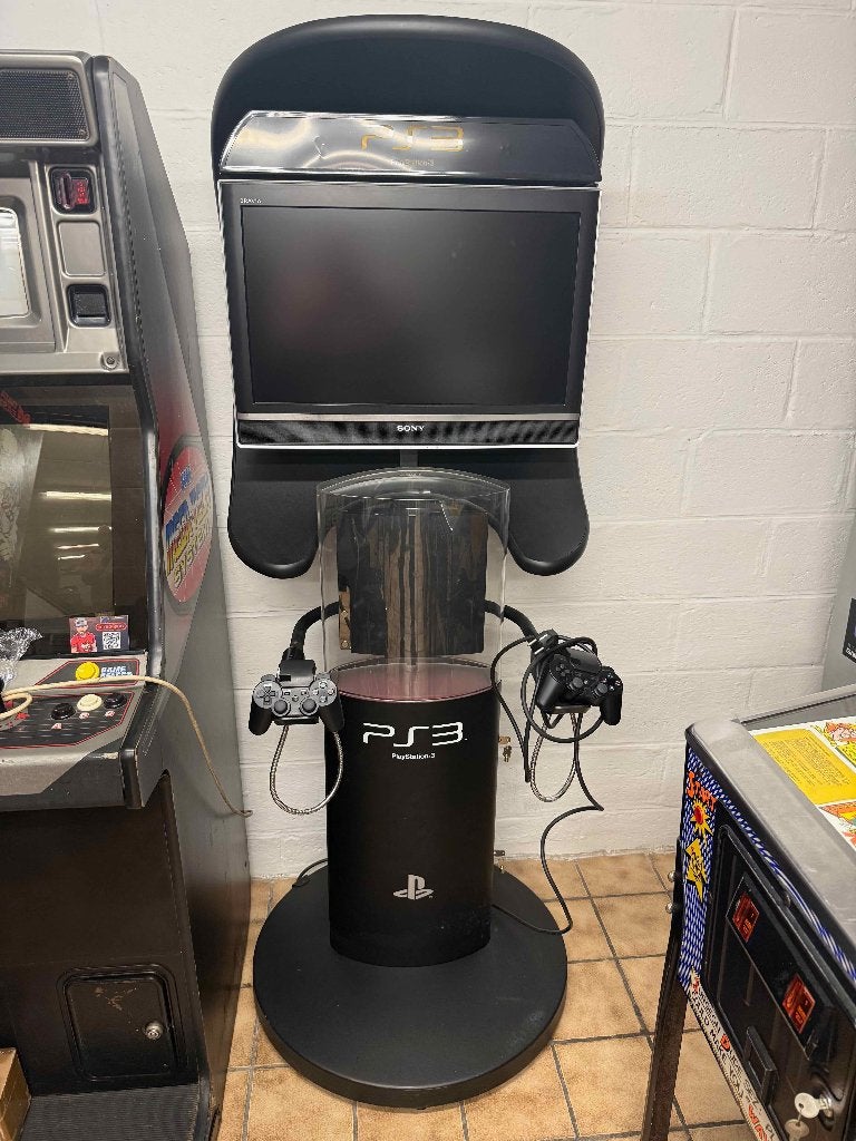 Demopod kiosk PlayStation 3, Ophalen, Zo goed als nieuw, Met 2 controllers, Slim