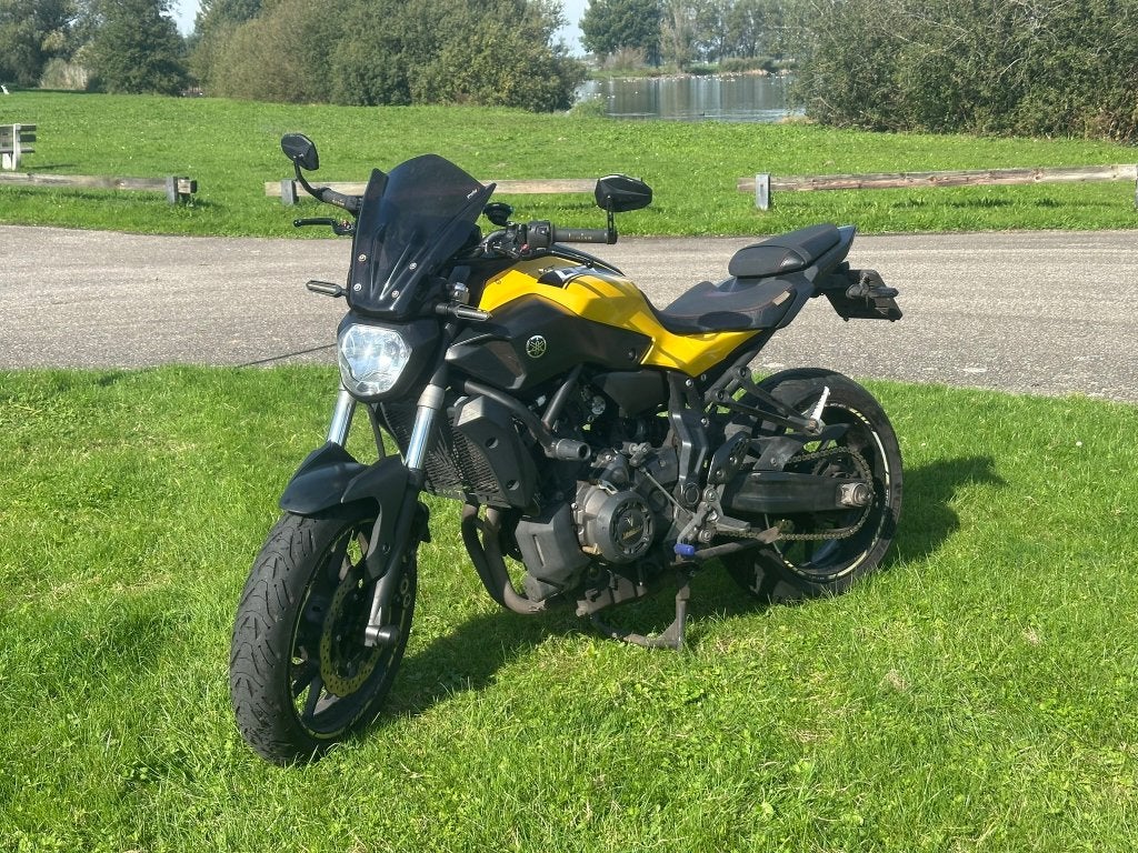 Yamaha MT-07 A2 2015 | Akrapovic | Veel extra’s, LED Verlichting, 2 cilinders, Gebruikt, Particulier