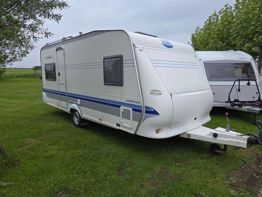 Hobby 495 ufe , bj 2003, mover,voortent,luifel, Schokbreker, Omvormbare zithoek, Rondzit, Hobby