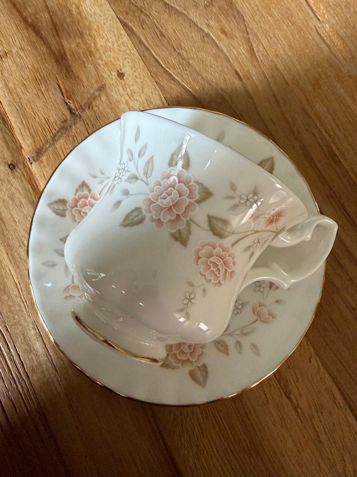 Royal Albert Bone China kop en schotel - bloemmotief, Ophalen of Verzenden