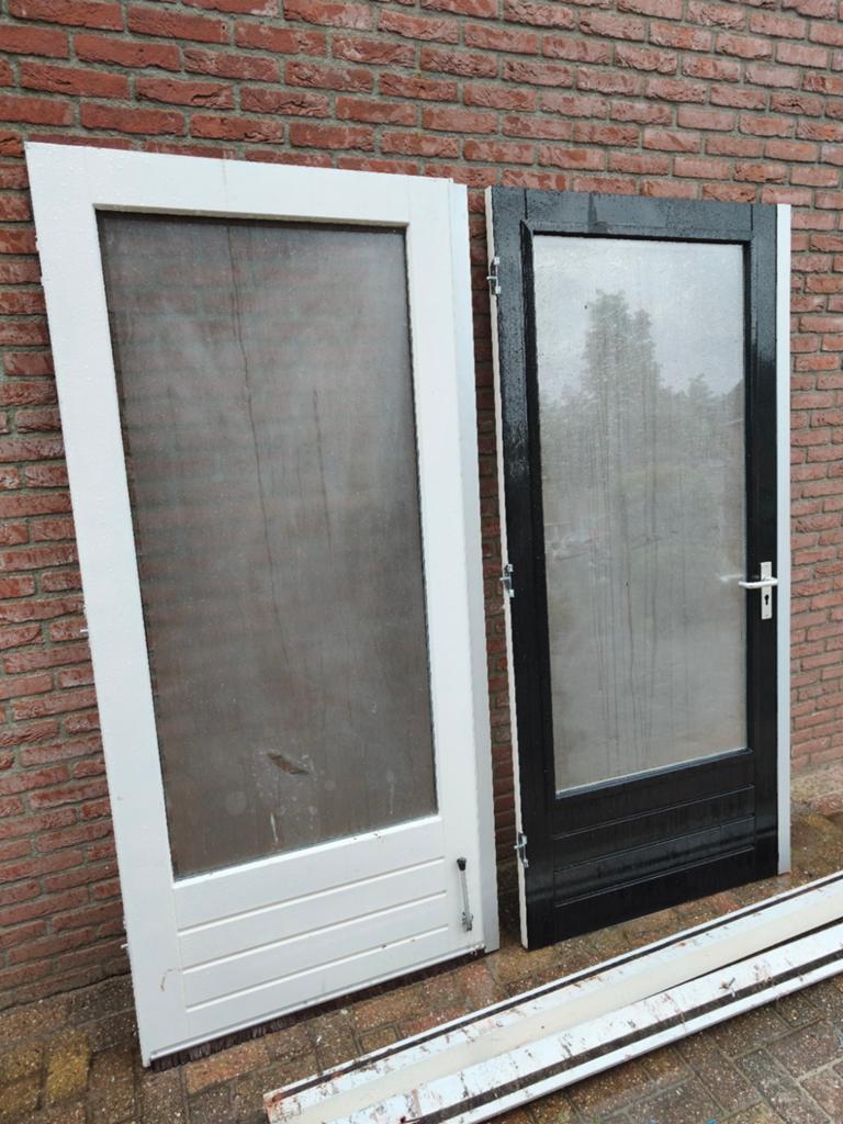 Gratis massieve buitendeuren af te halen, Gebruikt, Raamkozijn, Hout, Ophalen
