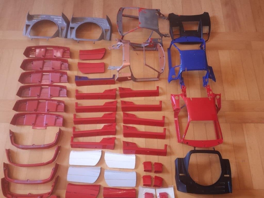 Metalen delen F40 en Testarossa Pocher 1/8 verschillende stu, Hobby en Vrije tijd, Modelauto's | 1:5 tot 1:12, Zo goed als nieuw