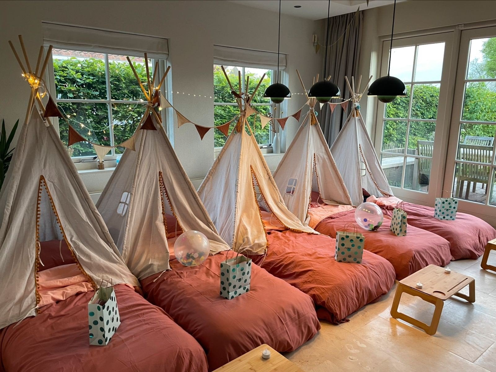 slaapfeestje tipi tent  glamping  party 17x Maarssen/Utrecht, Ophalen, Zo goed als nieuw, Verjaardag