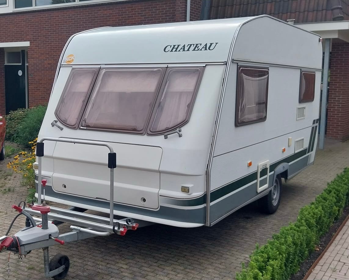 Chateau Calista 390 CT caravan met voortent en luifel, Chateau, Rondzit, Kachel, 750 - 1000 kg