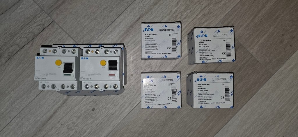 Eaton installatieautomaat B16, aardlekschakelaar 4-polig 40A, Doe-het-zelf en Verbouw, Elektra en Kabels, Ophalen of Verzenden
