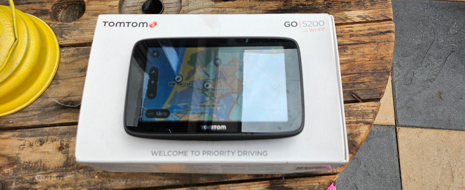 TomTom GO 5200 GPS-navigatiesysteem, Auto diversen, Ophalen of Verzenden, Zo goed als nieuw