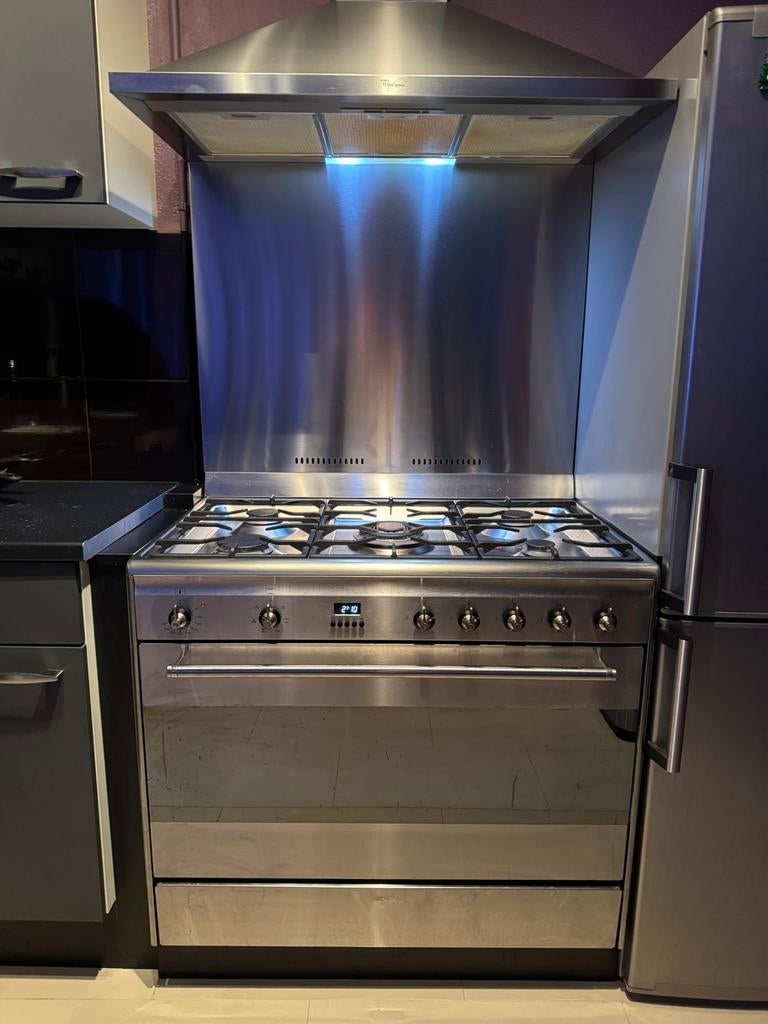 SMEG 5 pits gasfornuis met oven afzuigkap en achterwand, Witgoed en Apparatuur, Fornuizen, Gebruikt, 60 cm of meer, Grill, Ophalen of Verzenden