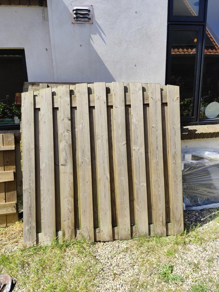 Gebruikte schutting delen gratis vandaag op te halen, Ophalen, Minder dan 3 meter, Hout, 1 tot 2 meter