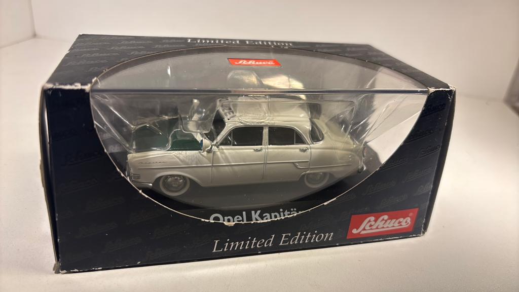 Opel kapitian polizie schuco 1.43, Hobby en Vrije tijd, Modelauto's | 1:18, Overige merken, Ophalen of Verzenden, A, A
