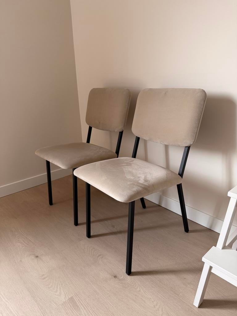 2 x Studio Henk Co Chair - Royal Linnen 110 Suède, Huis en Inrichting, Stoelen, Twee, Overige kleuren, Ophalen of Verzenden, Zo goed als nieuw