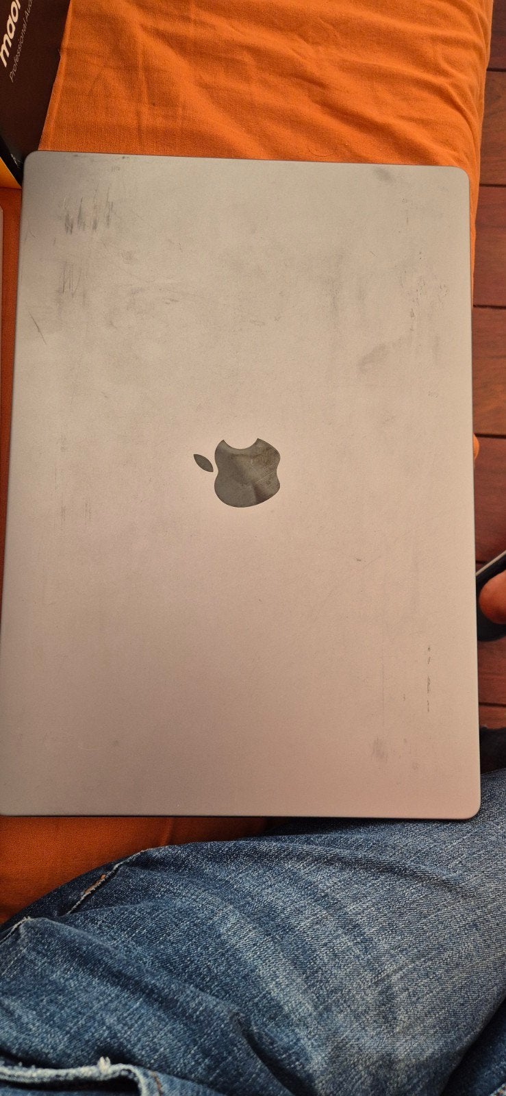 MacBook Pro 16 inch met oplader, toetsenbord, stand en muis, MacBook Pro, Gebruikt, 2 tot 3 Ghz, Ophalen of Verzenden