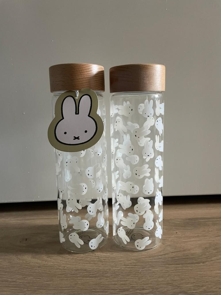 Twee glazen drinkflessen Nijntje, Glas of Glazen, Ophalen of Verzenden, Overige stijlen, Glas