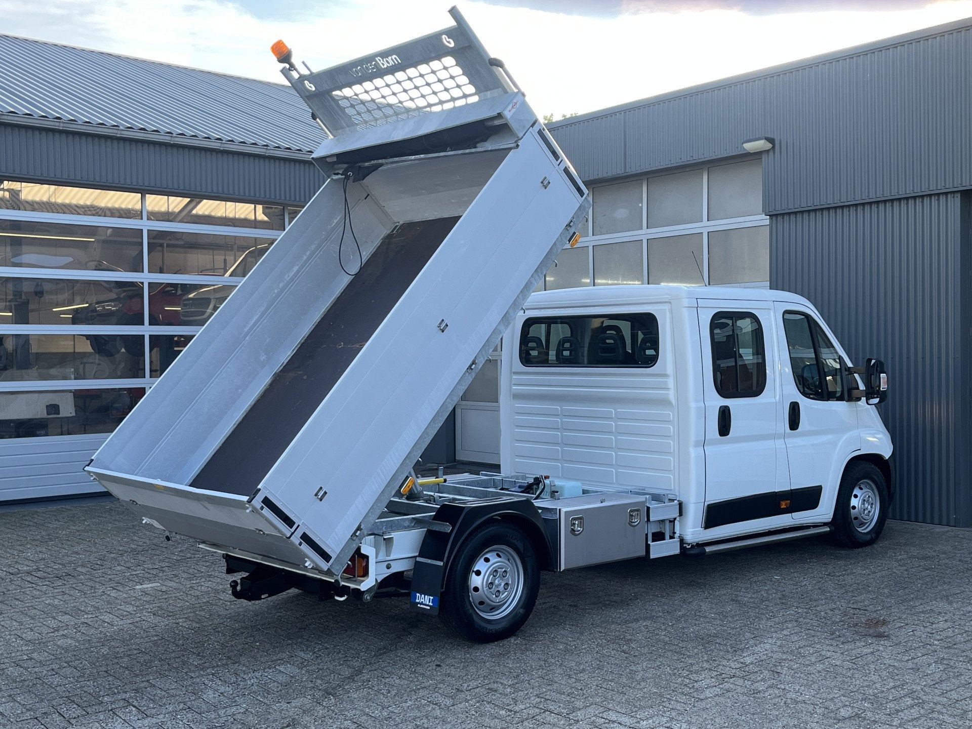 Peugeot Boxer 435 2.2 BlueHDi 165 L3 DC Open laadbak Kipper, Voorwielaandrijving, Stof, Gebruikt, 4 cilinders