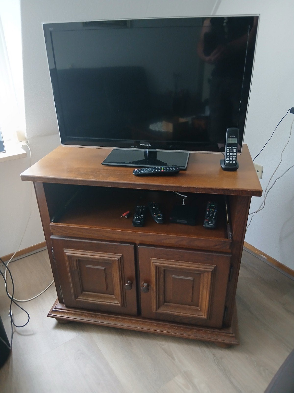 Stevig houten TV kastje met opbergruimte, Huis en Inrichting, Ophalen, Gebruikt, Klassiek, 50 tot 100 cm