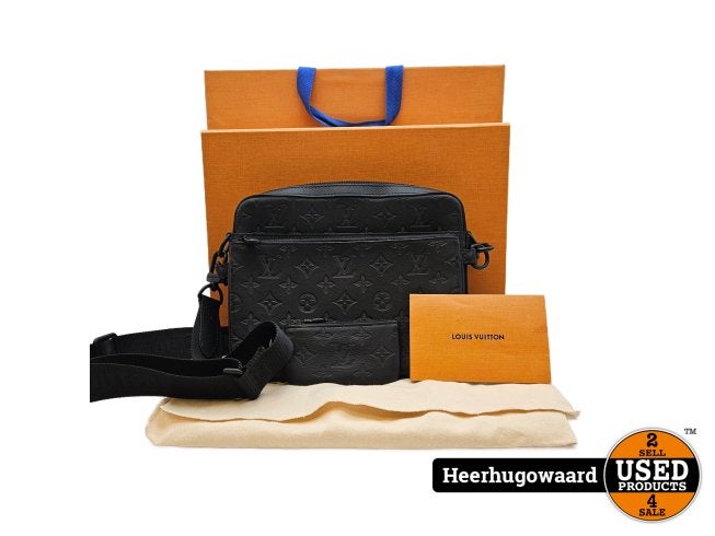 Louis Vuitton Trio Messenger Monogram Shadow Noir - ZGAN, Louis Vuitton, Zo goed als nieuw, Support@louisvuitton.com, 2 Rue du Pont Neuf
75001 Paris
France