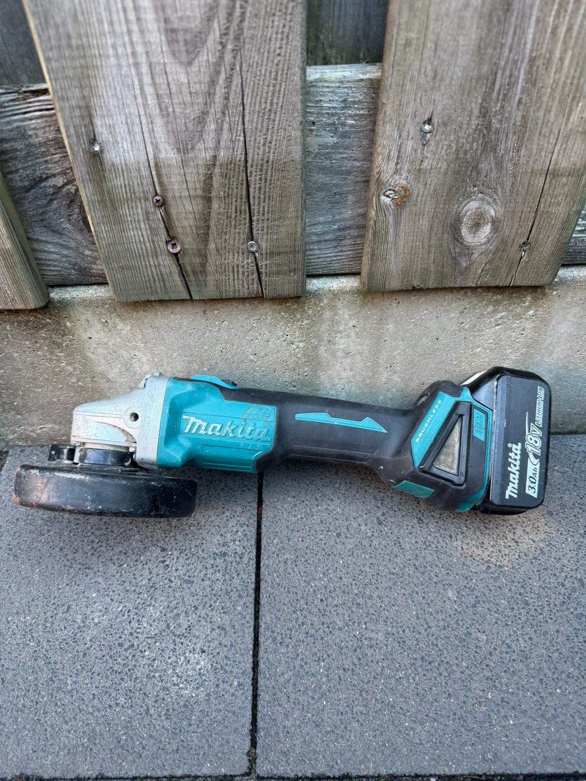 Makita DGA 508 slijpmachine, Doe-het-zelf en Verbouw, Gereedschap | Slijpmachines, Ophalen of Verzenden, Zo goed als nieuw, Minder dan 700 watt