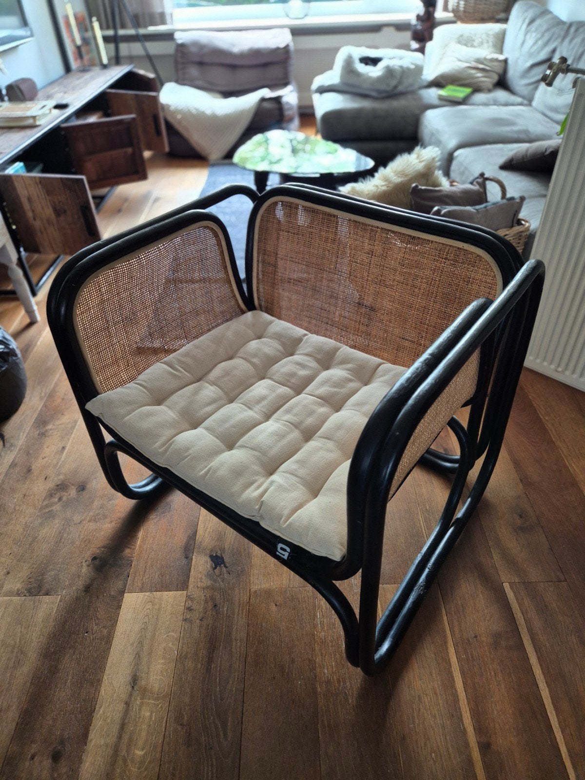 Loods 5 Fauteuil - Rotan en Zwart Frame, Huis en Inrichting, Ophalen, Hout, Bohemian, Industrieel