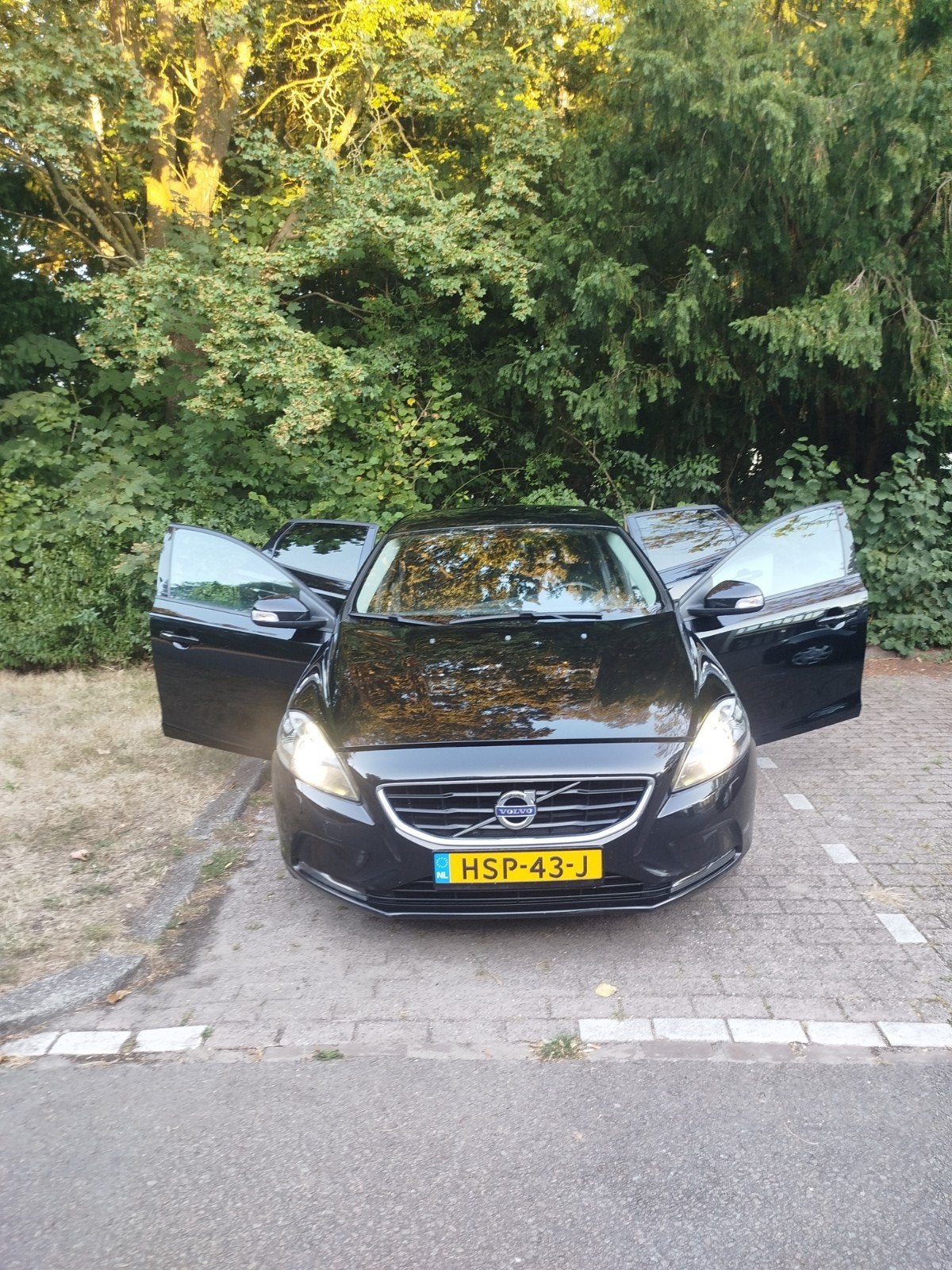 Volvo V40 1.6 T3 150PK 2014 Zwart