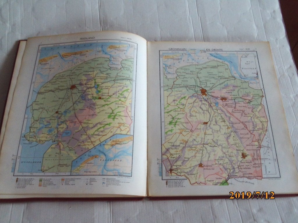 kleine schoolatlas der gehele aarde - p.r. bos/c.j.van balen, Gelezen, Ophalen of Verzenden, Landkaart, 1800 tot 2000