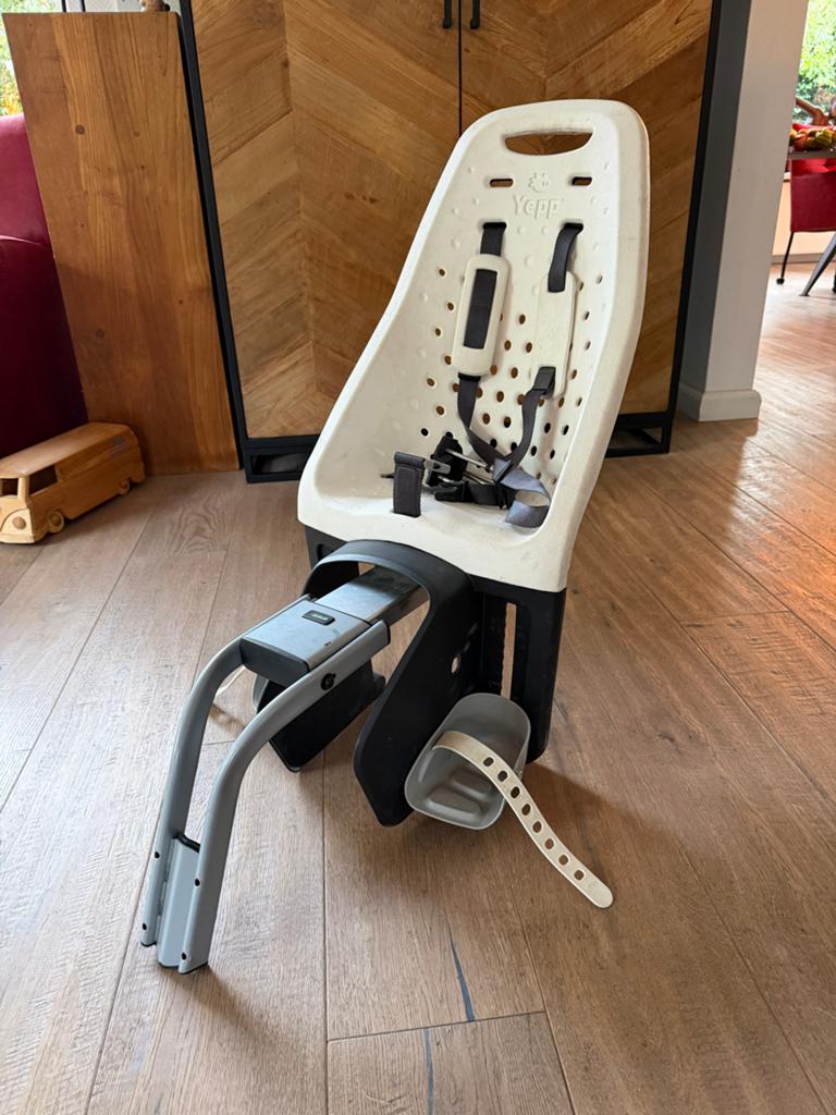 Yepp Fietsstoeltje Achterzitje - Wit/Zwart, Achterzitje, Ophalen, 15 t/m 25 kg, Gebruikt