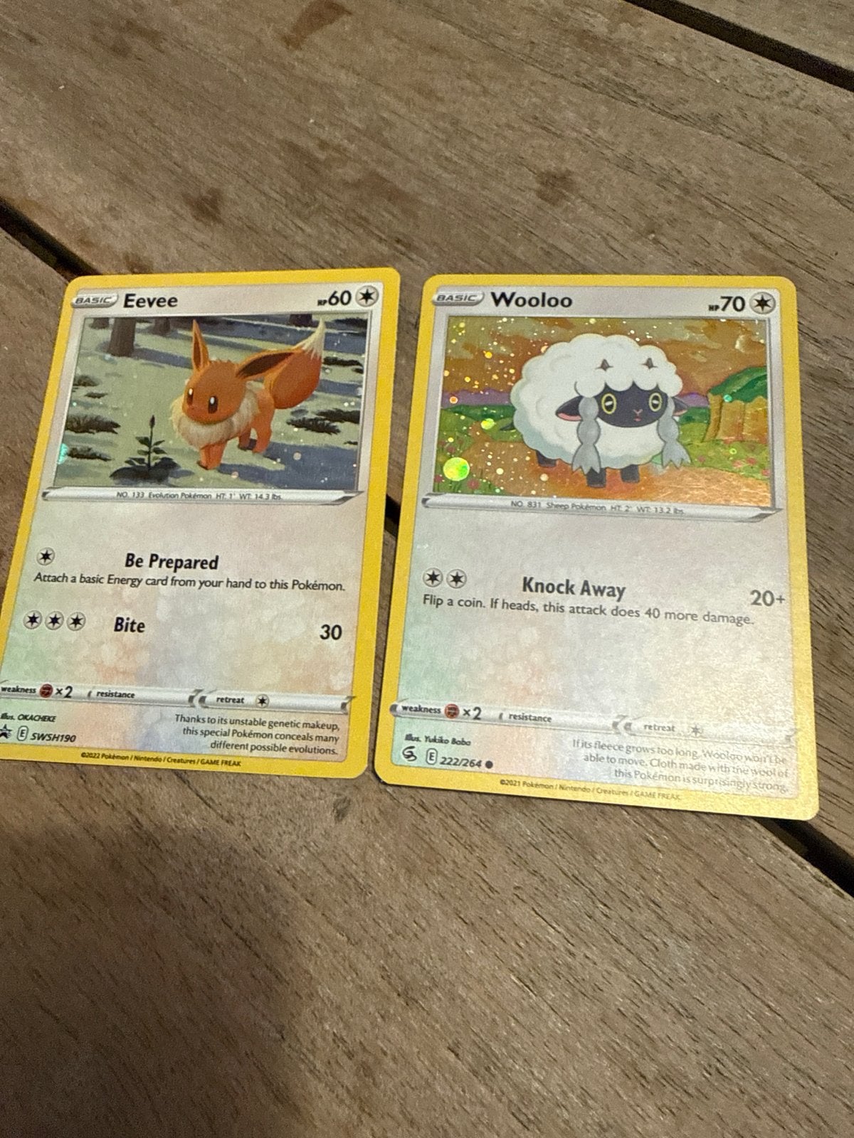 Pokémon Kaarten: Eevee en Wooloo (2 stuks), Ophalen of Verzenden, Gebruikt, Meerdere kaarten