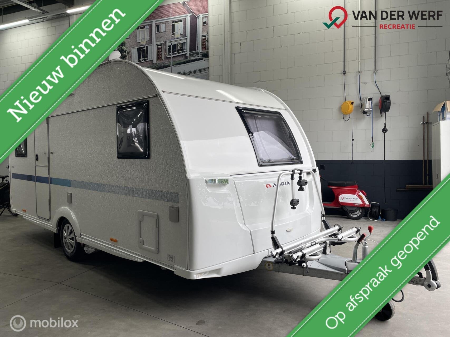 Adria Altea 472 PU | Mover | Casetteluifel, Caravans en Kamperen, Caravans, Rondzit, Bedrijf, Adria, 6 tot 7 meter