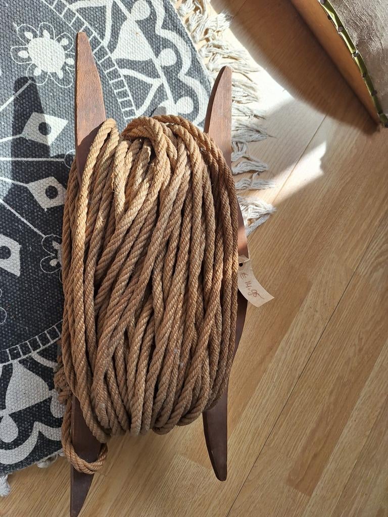 Oude klos met jute touw, Ophalen of Verzenden