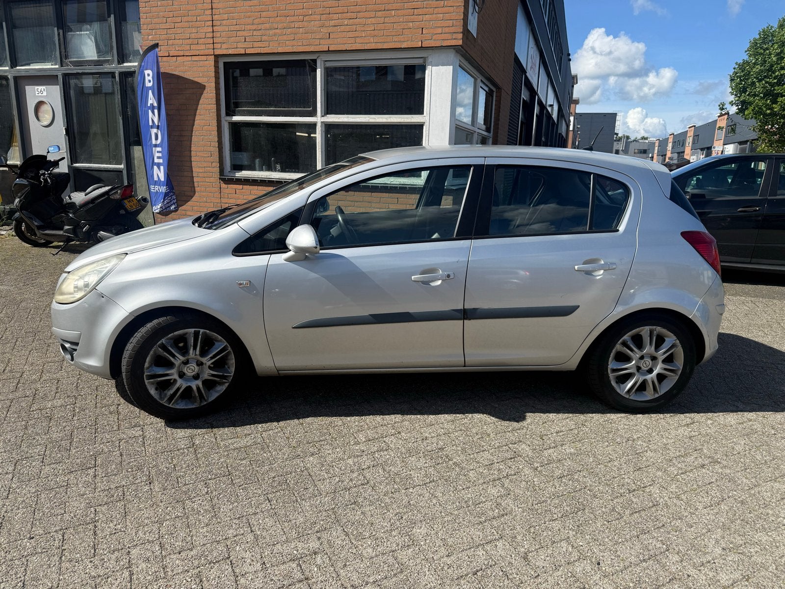 Opel Corsa 1.4 16V 5D 2008 Grijs, Auto's, Opel, Voorwielaandrijving, 1063 kg, 4 cilinders, Leder en Stof
