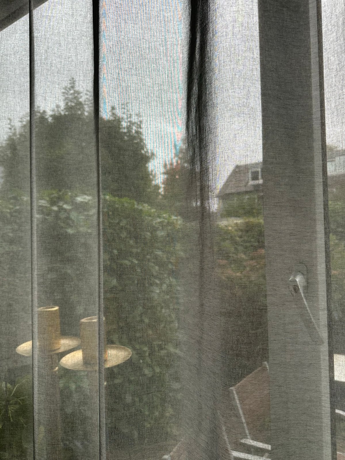 Inbetween gordijnen met ringen  + zwart ophangsysteem, Ophalen, Gordijn, Grijs, Lichtdoorlatend