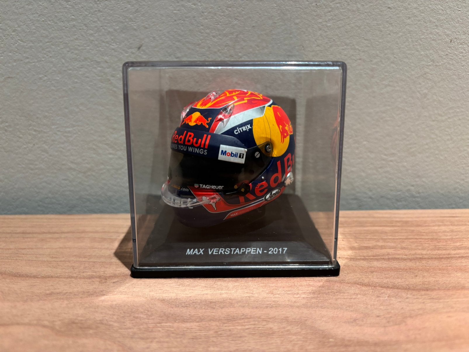 Max verstappen helm 1:5 seizoen 2017, Ophalen of Verzenden, Zo goed als nieuw, Auto