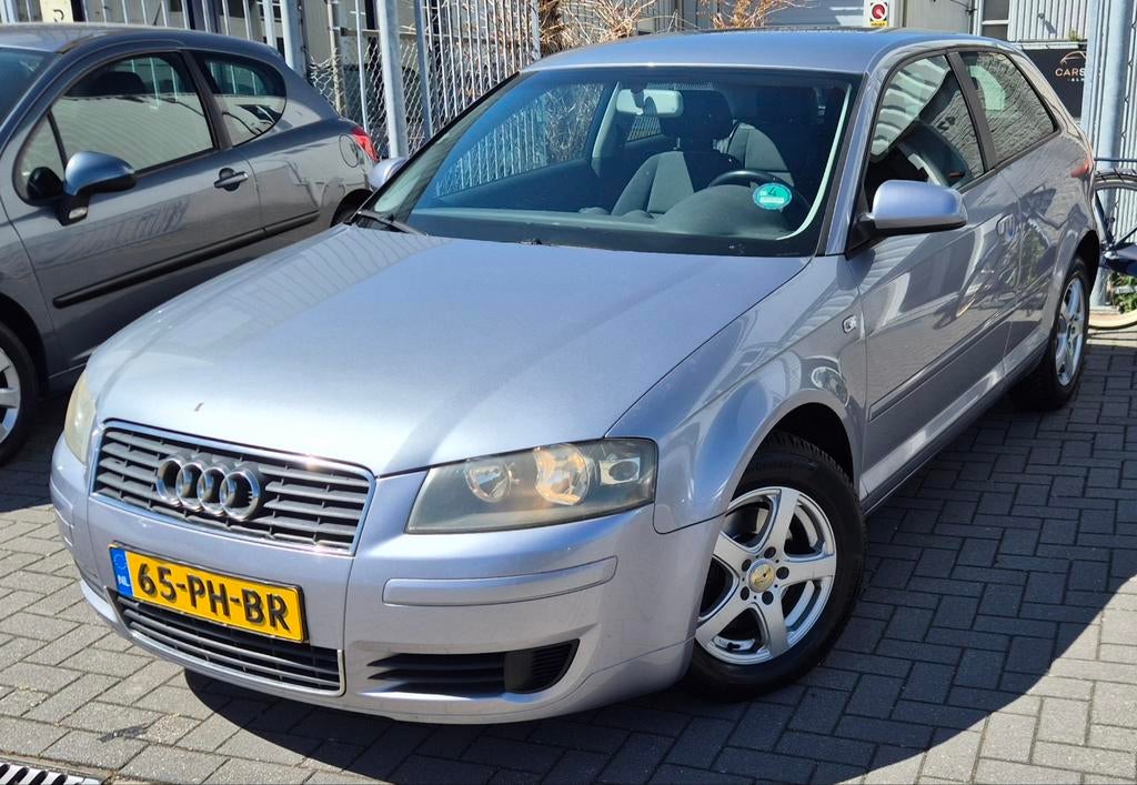 Audi A3 1.6 75KW 3D 2004 Grijs*Lm velgen*APK*, Auto's, Audi, Voorwielaandrijving, 4 cilinders, Zilver of Grijs, 57 €/maand