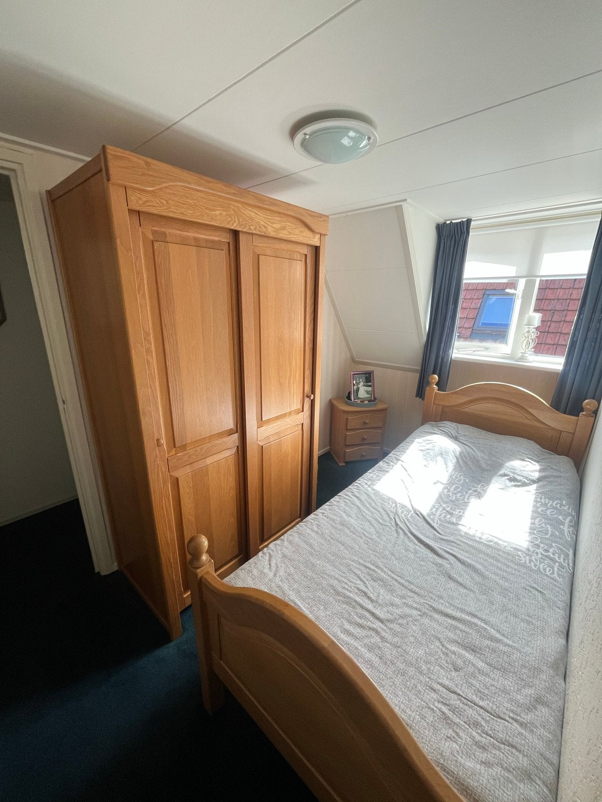 Complete senioren slaapkamer: bed, nachtkastje, kledingkast, Ophalen, Gebruikt, Eenpersoons