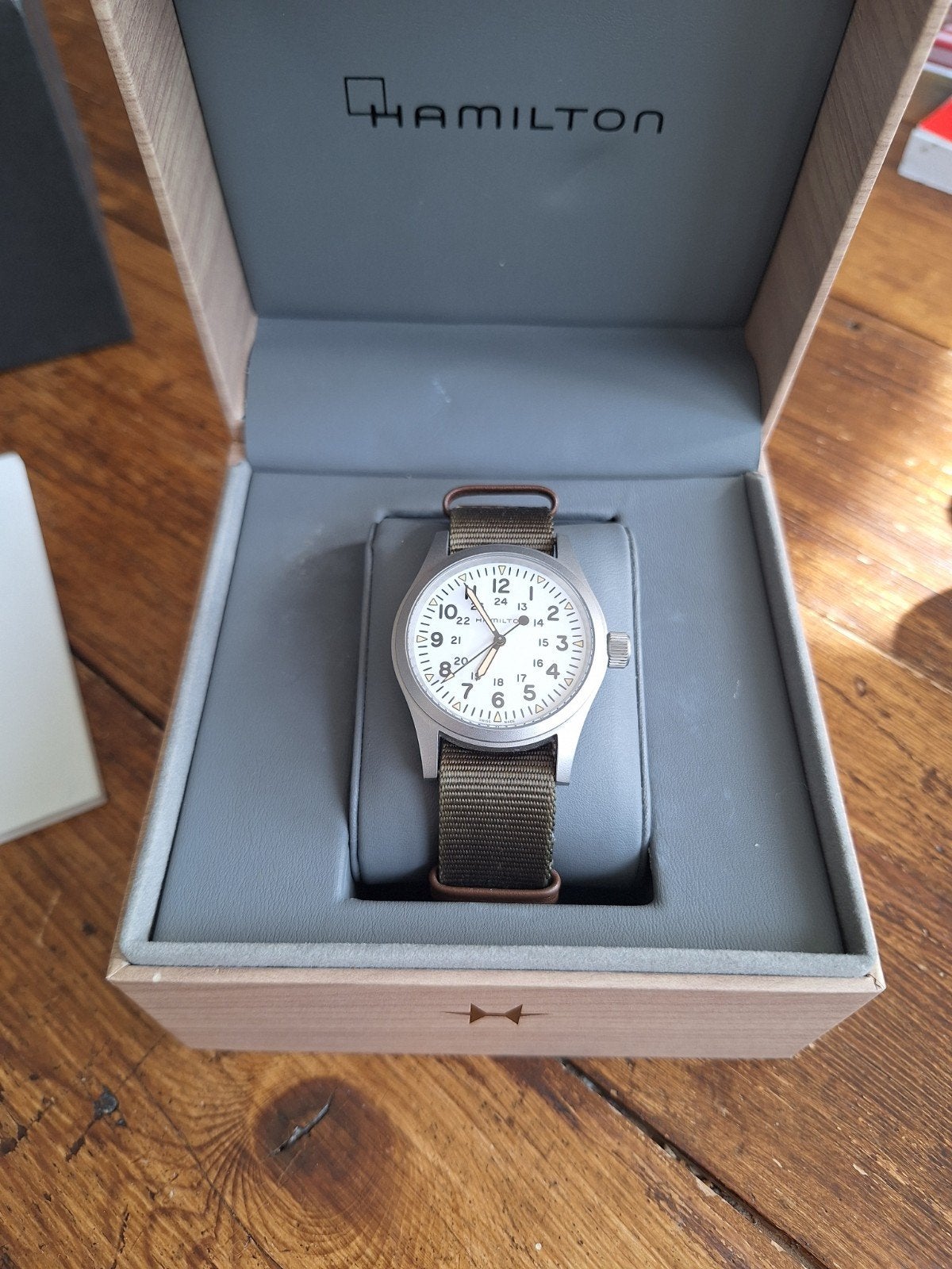 Hamilton Khaki Field Mechanisch Horloge Wit, Staal, Polshorloge, Overige materialen, Zo goed als nieuw