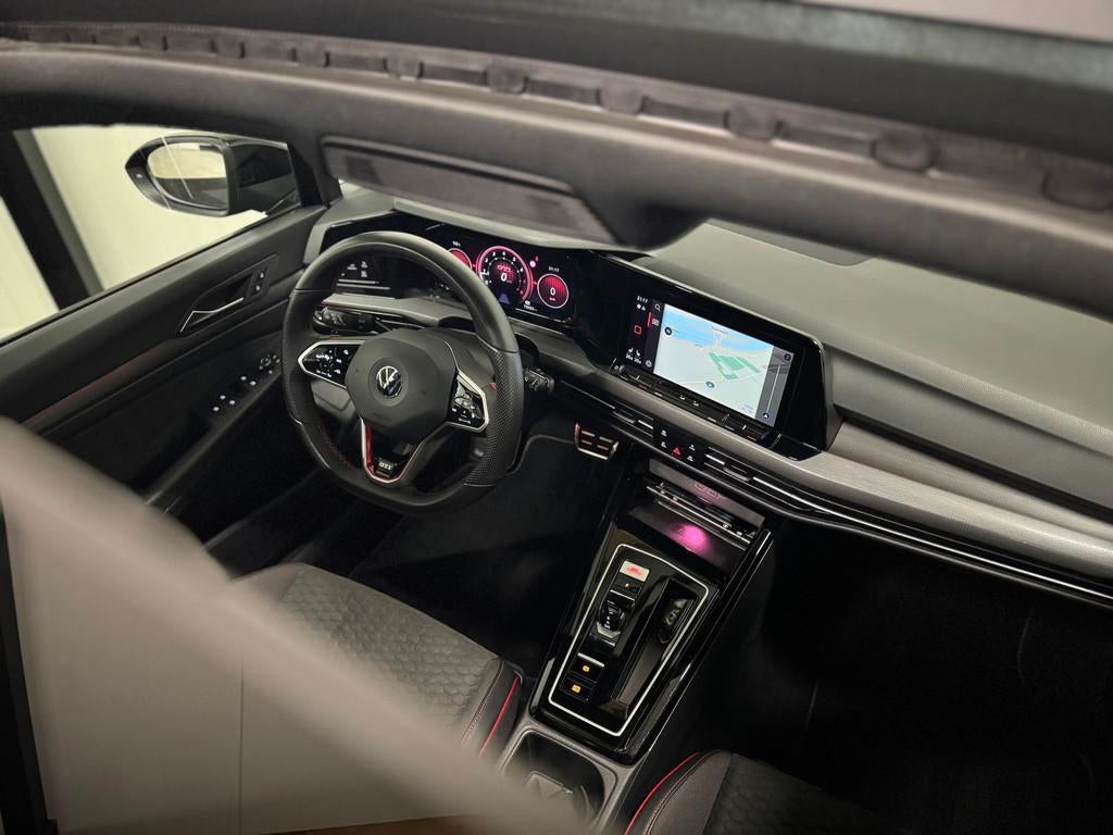Volkswagen GOLF 2.0 TSI GTI Clubsport 2023 300PK PANO/HUD/IQ, Auto's, Volkswagen, 15 km/l, 4 cilinders, 1984 cc, Alcantara
