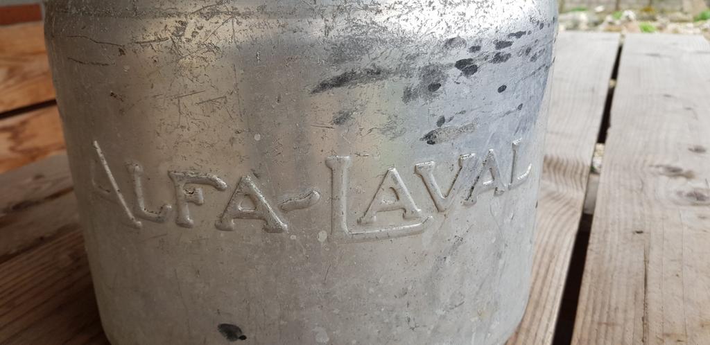 Melkketel alfa laval, Tuin en Terras, Bloempotten, Rond, Ophalen of Verzenden, Aardewerk, Minder dan 40 cm