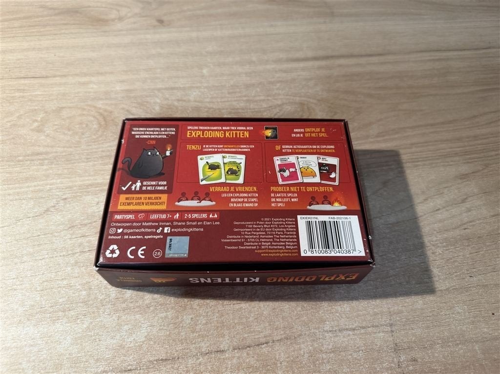 Exploding kittens - S6981, Ophalen of Verzenden, Zo goed als nieuw