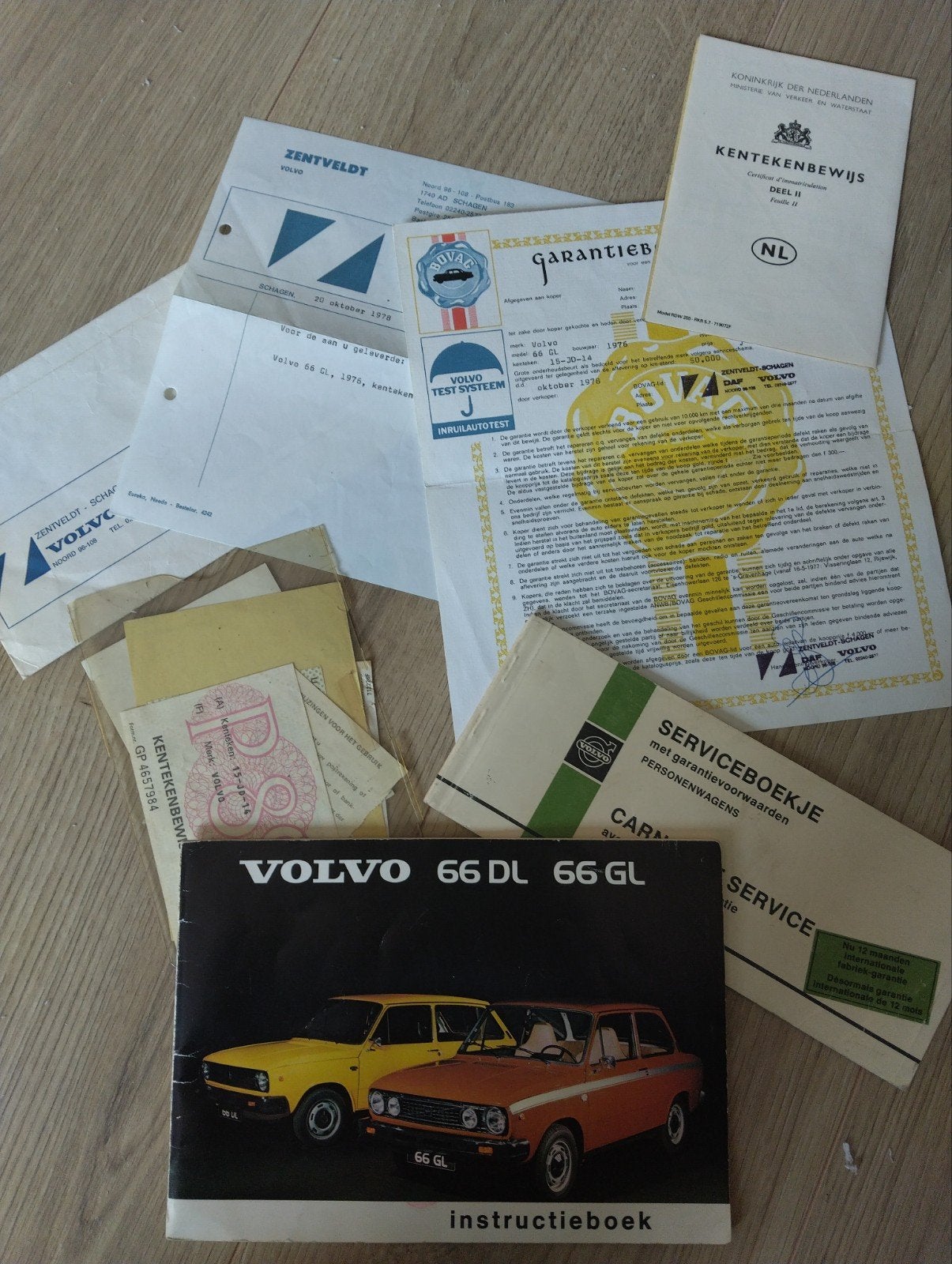 volvo 66 boekjes en kenteken, Auto diversen, Ophalen of Verzenden