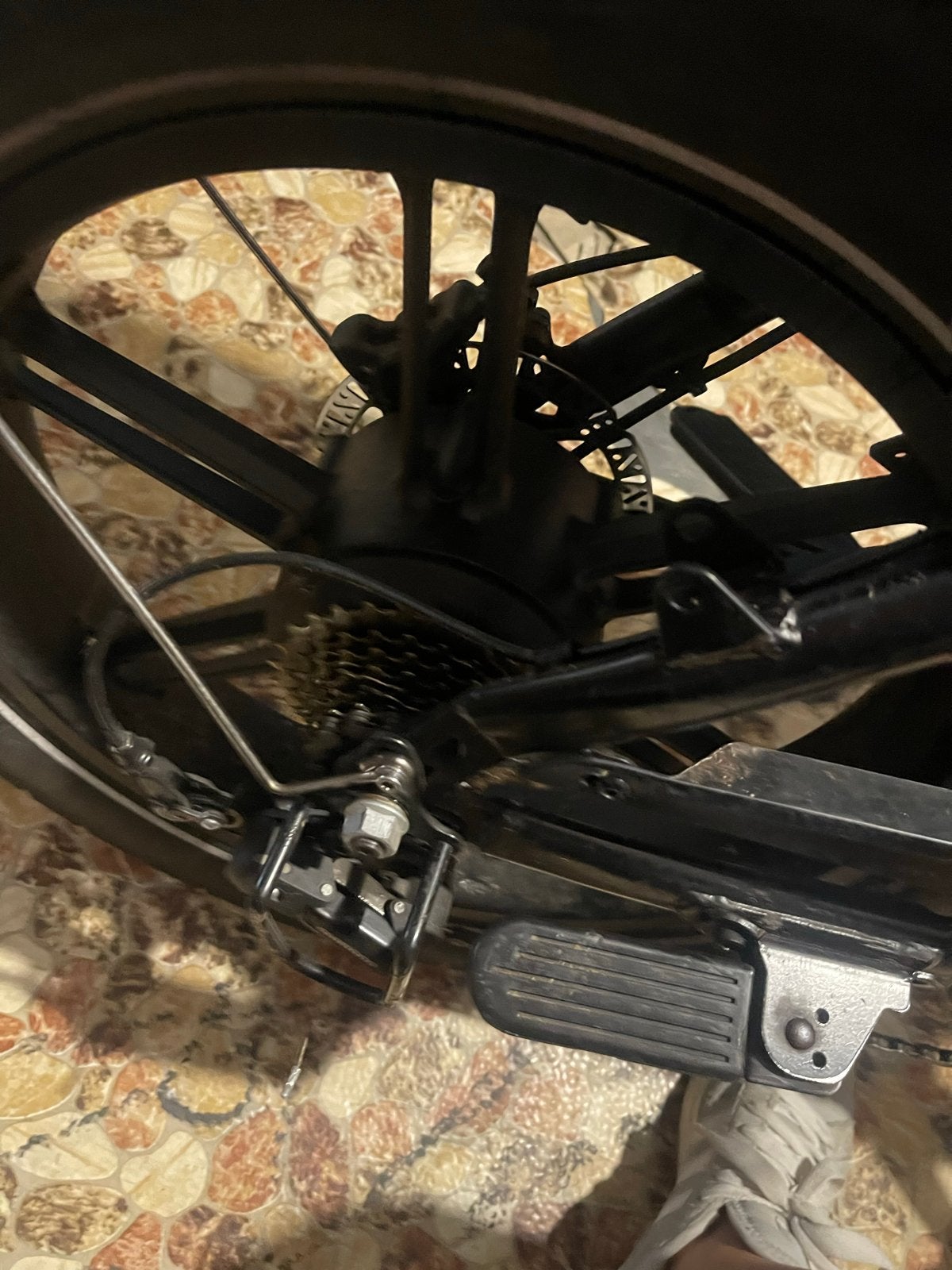 750W Fatbike Opvoerbaar controller V8, Fietsen en Brommers, Elektrische fietsen, Zo goed als nieuw, Minder dan 47 cm, 50 km per accu of meer