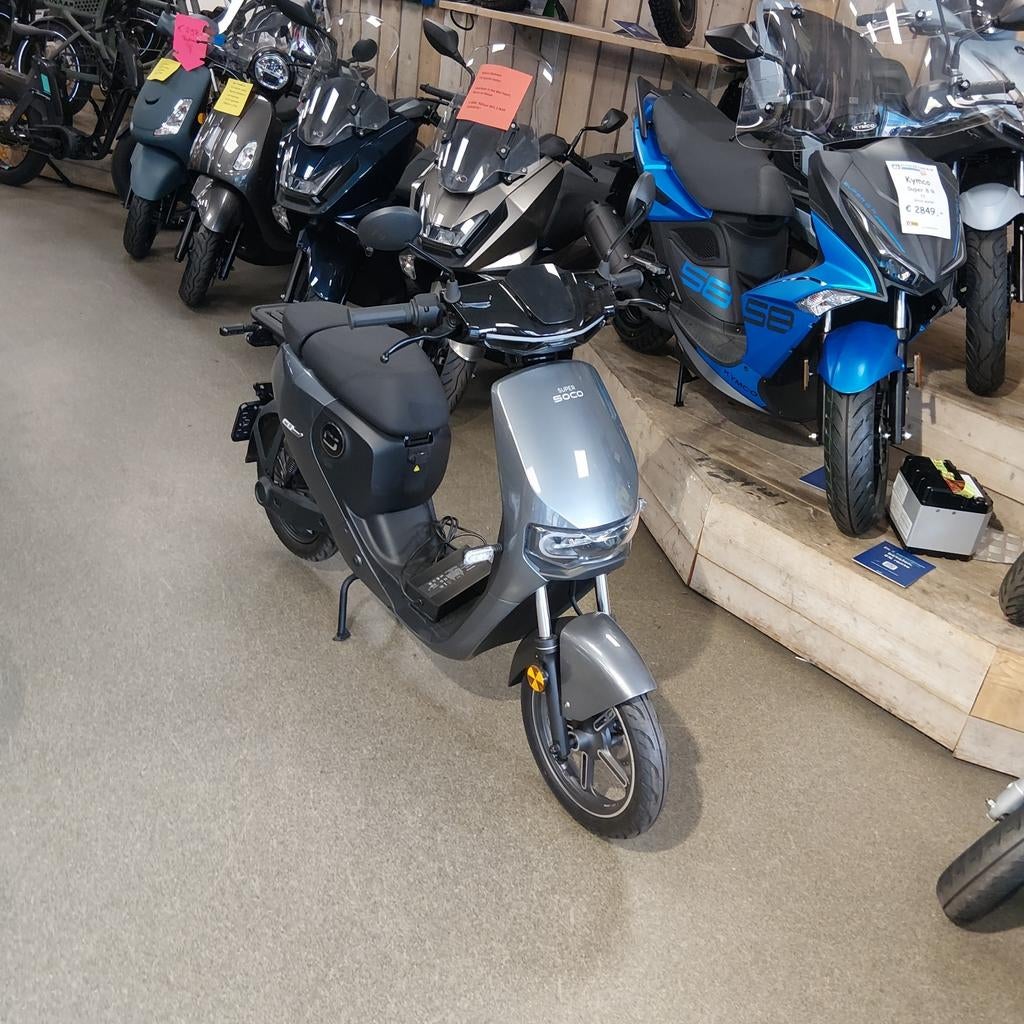 V moto cux. Nieuw, Fietsen en Brommers, Ophalen, Maximaal 45 km/u, Nieuw, Vmoto