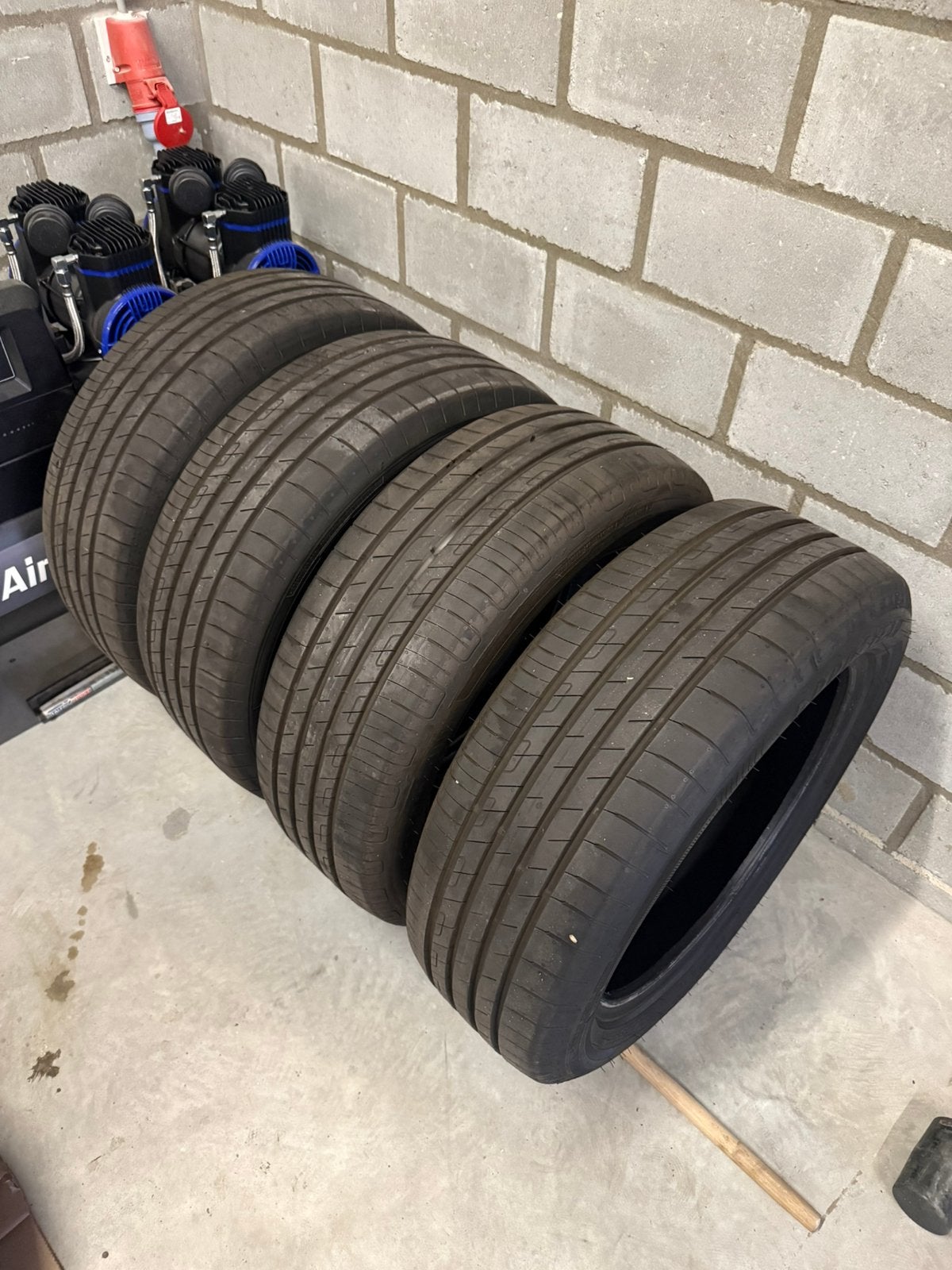 Goodyear efficient grip 215/55R18, Ophalen, 215 mm, Zomerbanden, Band(en)
