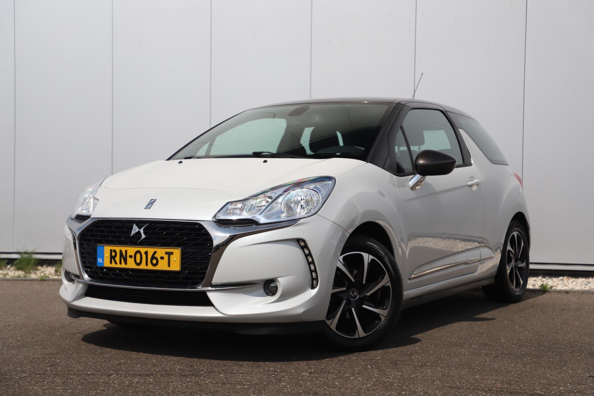 DS 3 1.2 PureTech Business 130PK Navigatie Bluetooth Clima C, Auto's, DS, Voorwielaandrijving, Stof, Gebruikt, 1199 cc