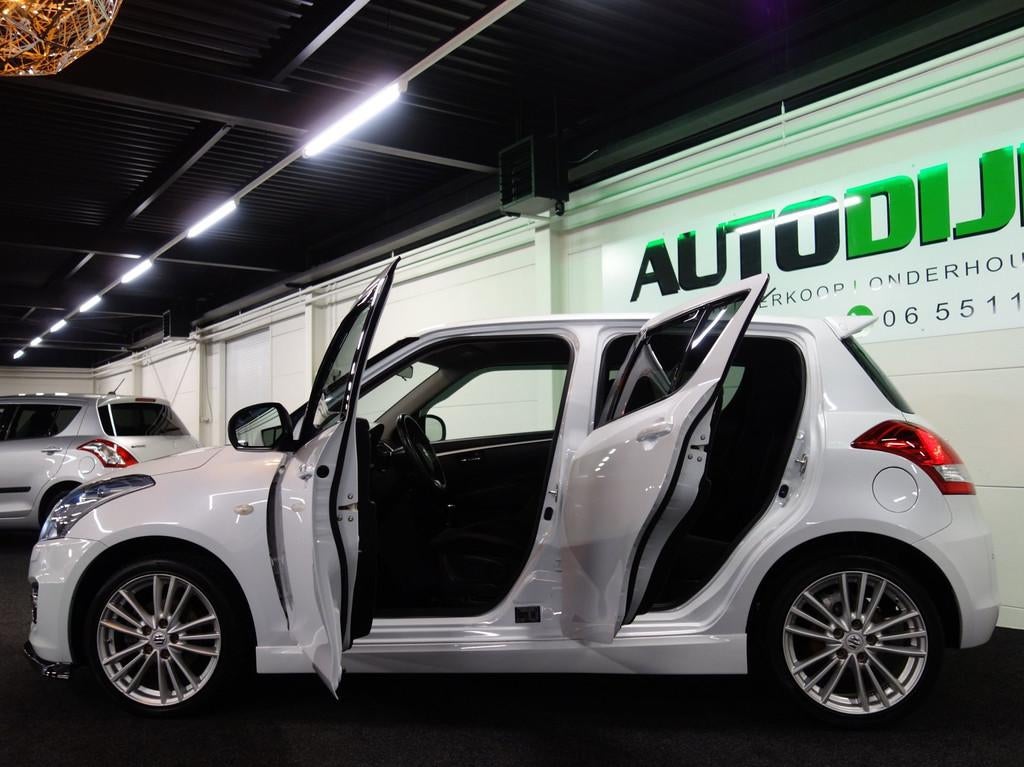 Suzuki Swift 1.6 Sport Xenon |*Carplay |6 STUKS |Nieuwstaat, Gebruikt, 4 cilinders, 400 kg, Bedrijf