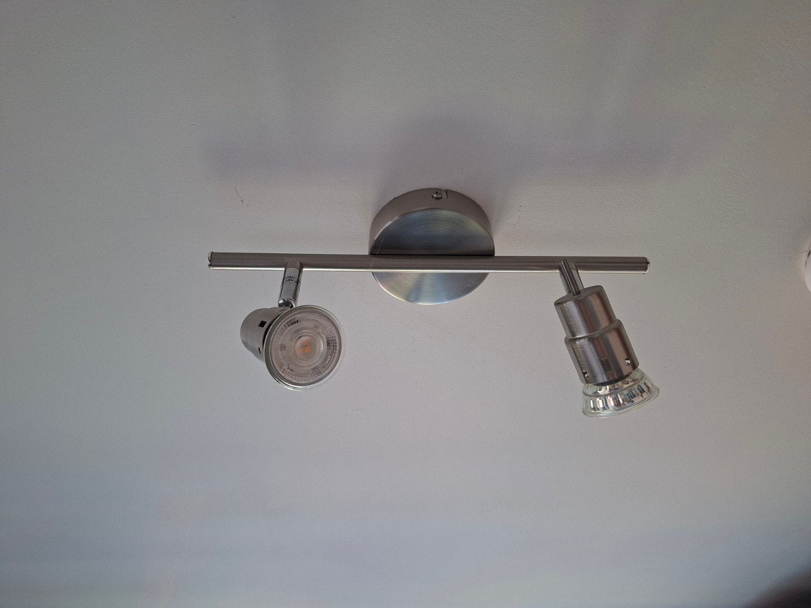 Chrome plafondlamp met 2 smalle spots, Ophalen of Verzenden, Gebruikt, Metaal