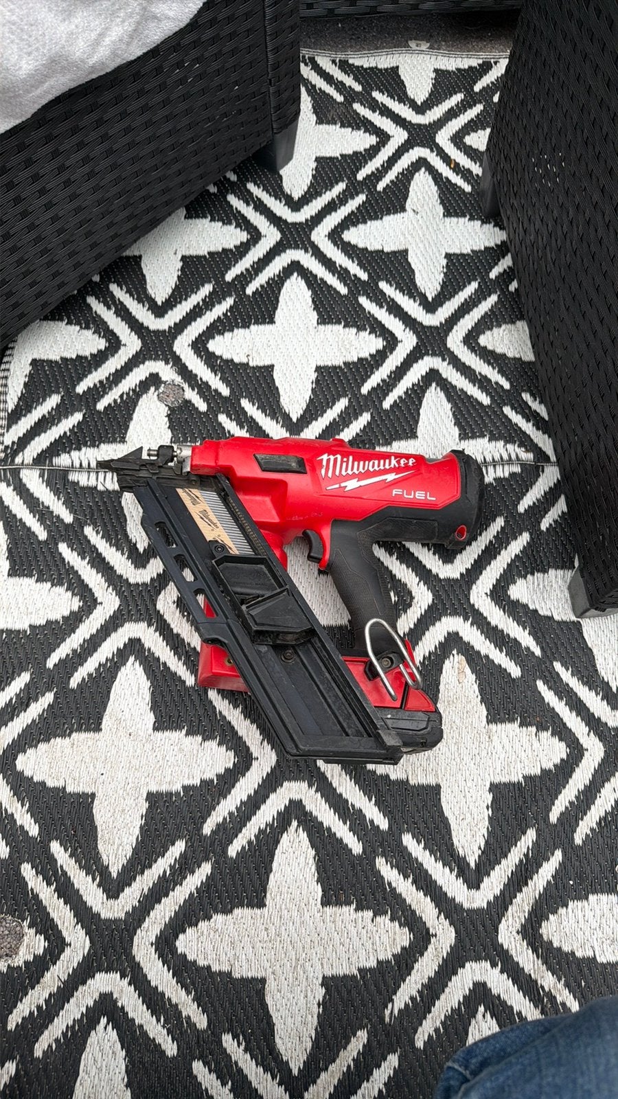 MILWAUKEE M18 FFNS-502C FUEL accu-tacker, Ophalen of Verzenden, Zo goed als nieuw, Overige typen, Milwaukee