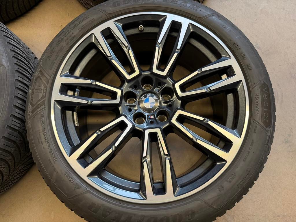 19 inch Origineel BMW 5 serie G60 G61 i5 velgen met banden