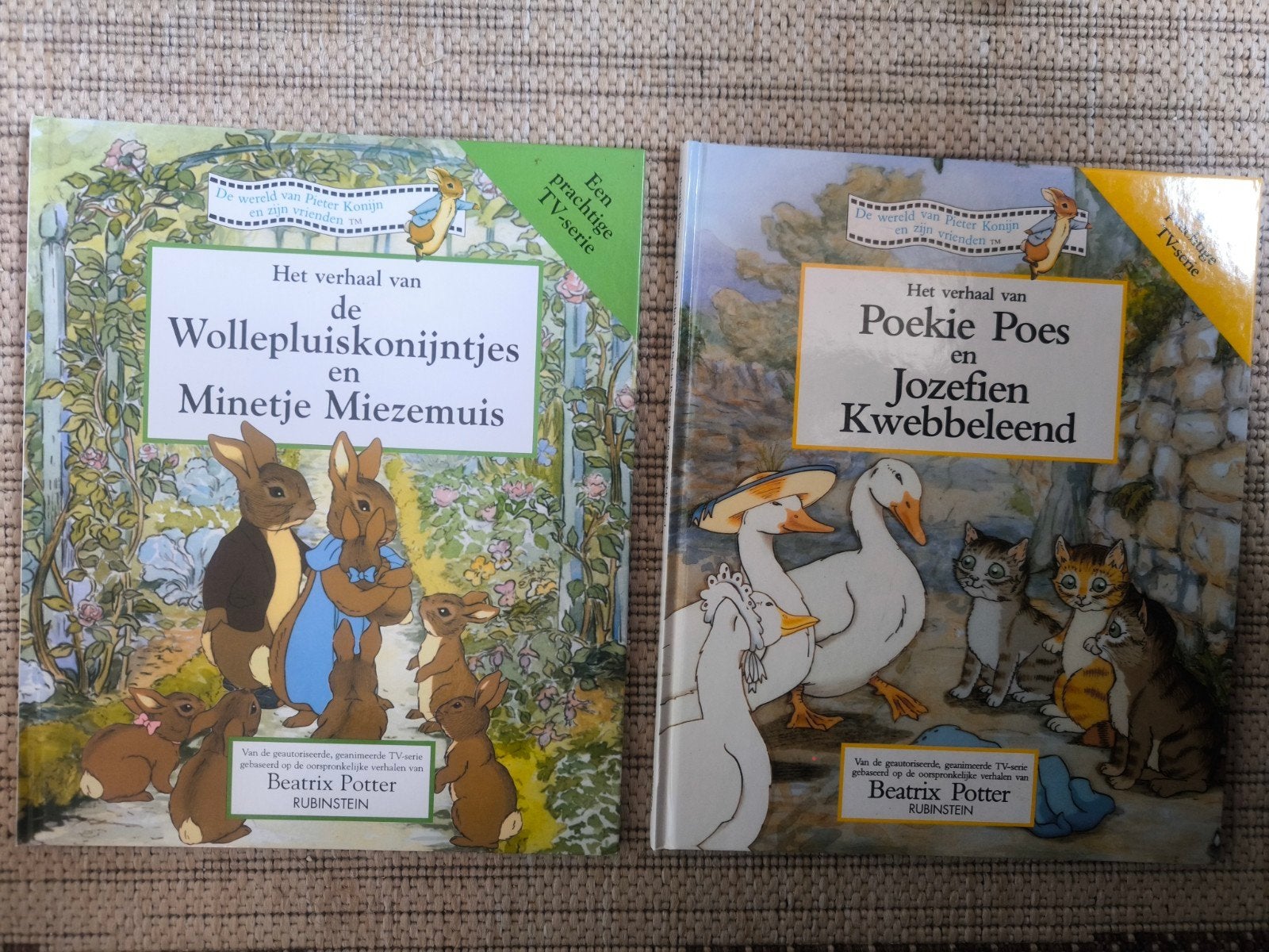 2x Beatrix Potter: Wollepluiskonijntjes & Poekie Poes, Ophalen of Verzenden, Gelezen, Beatrix Potter, Sprookjes