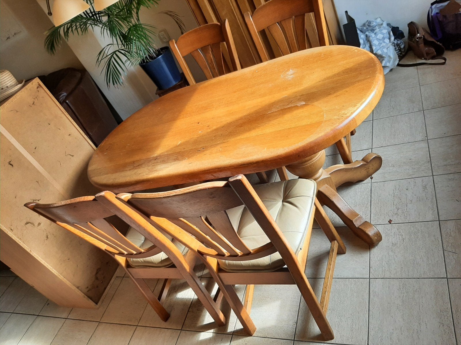 Ovale houten eettafel met 4 stoelen - 160x90x75 cm, Ophalen, Gebruikt, Ovaal, Overige houtsoorten