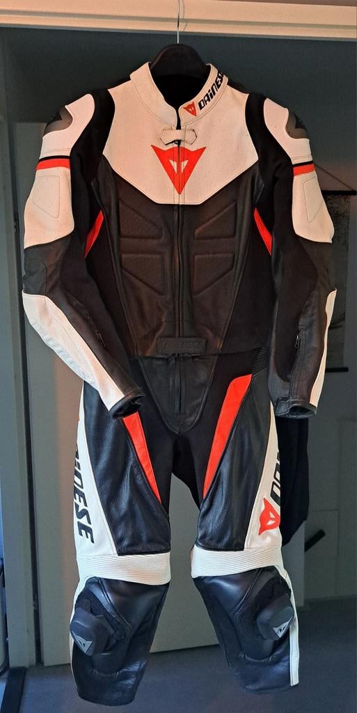 Dainese 2-delig motorpak 48 + handschoenen M ~ Nieuwstaat!!, Motoren, Kleding | Motorkleding, Dainese, Ophalen of Verzenden, Tweedehands