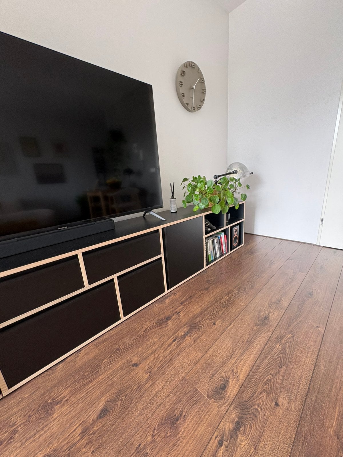 Foto 4 van Custom made meubel Tylko H53cm, B350cm, D40cm